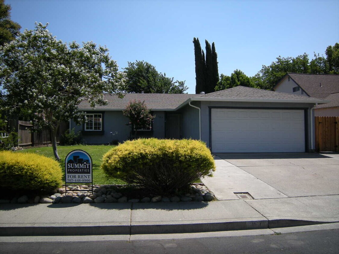 Primary Photo - Walking distance to Cambridge Elementary S...