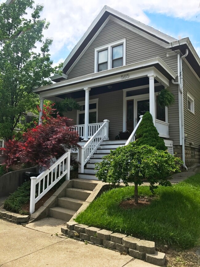 Building Photo - 565 Delta Avenue