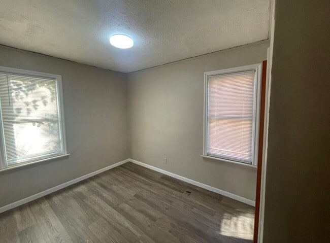Foto del edificio - 7355 Fielding St
