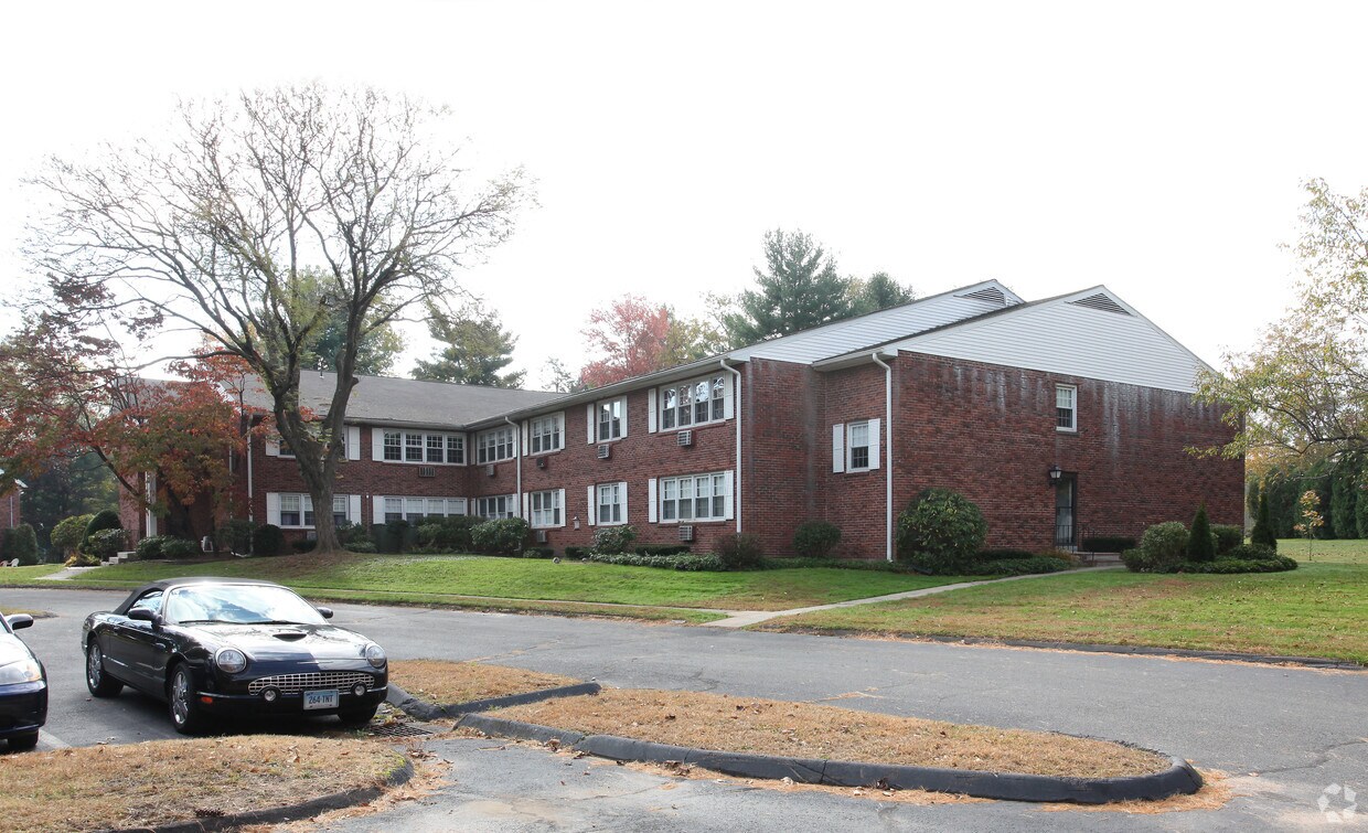 Worthington Apartments Apartments in Rocky Hill, CT