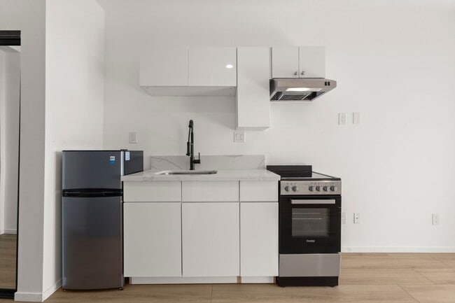 Interior Photo - Aqua Courtyard Suites