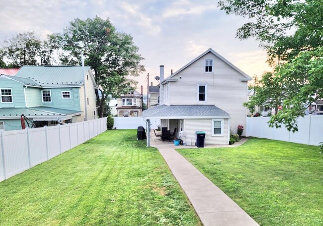 Building Photo - 1160 Upper Mulberry St