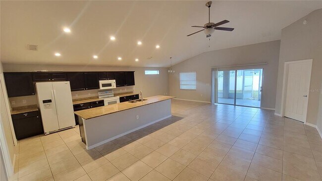 Building Photo - 410 St Georges Cir