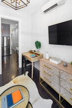 Building Photo - 420 E 62nd St