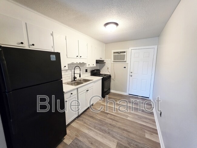 Building Photo - 421 Cascade Ave