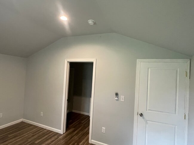 Building Photo - 5434 Pine Ridge Rd