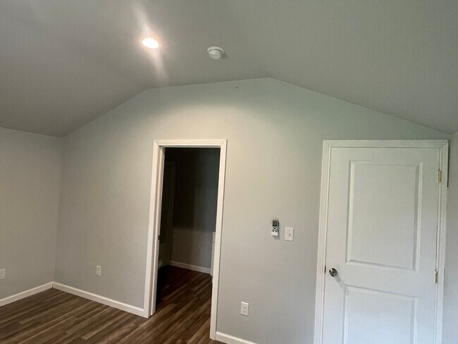 Foto del edificio - 5434 Pine Ridge Rd