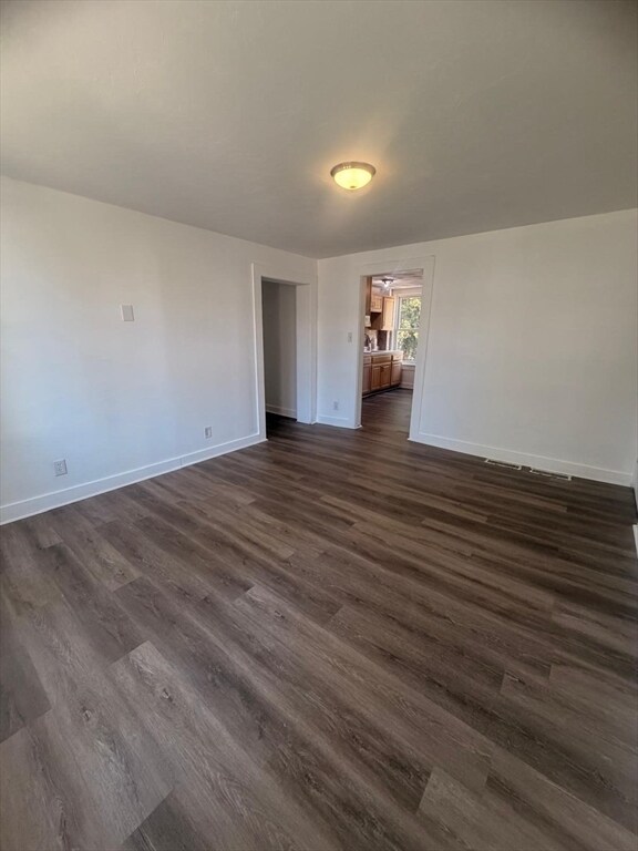 Foto del edificio - 416 Middleboro Ave