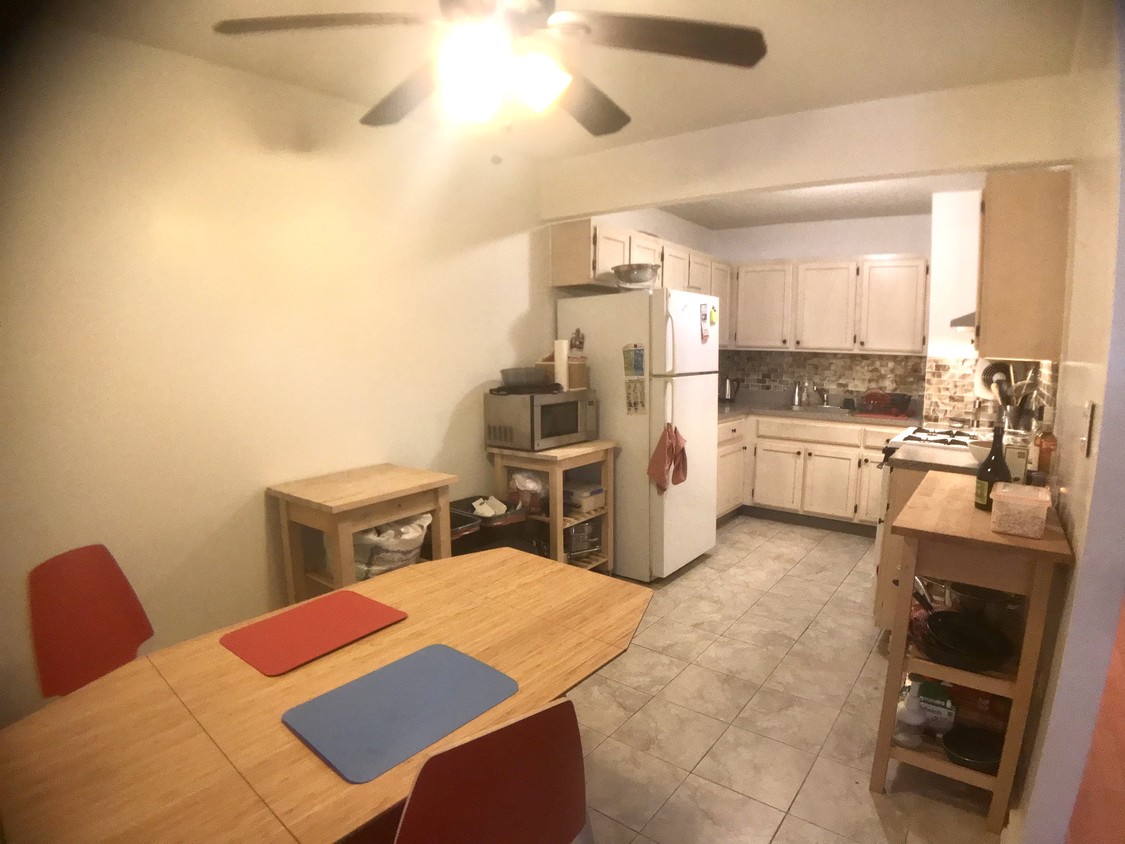 Primary Photo - 107 Suydam St