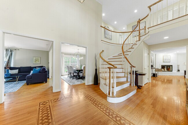 Foto del edificio - 390 S Basswood Rd