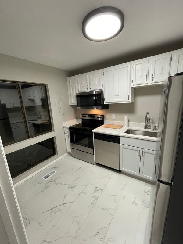 Foto del edificio - 290 Hilltop Ln