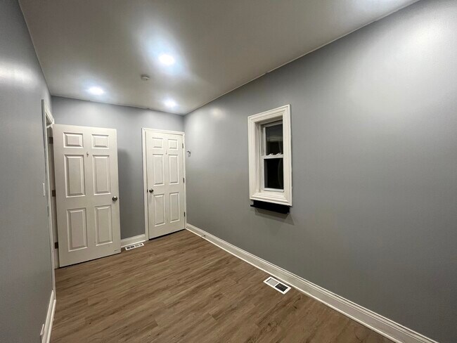 Foto del edificio - 1646 W Cermak Rd