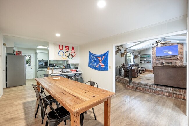Building Photo - 115 Simmons Rd