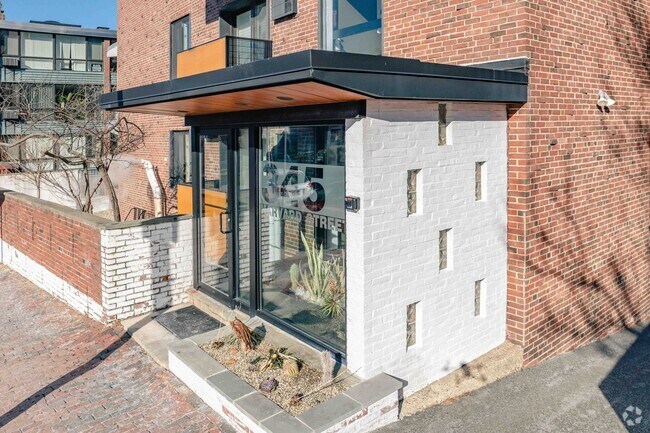 Entrada del edificio - 345-347 Harvard St