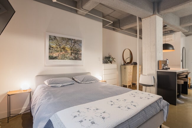 Building Photo - 110 Rue Sainte-Thérèse