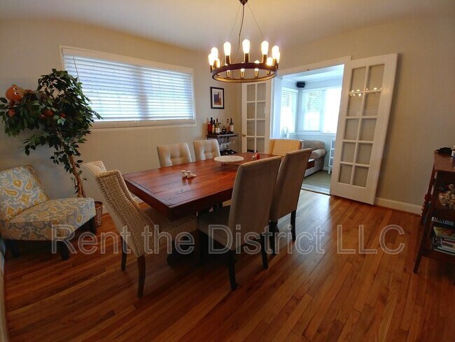 Foto del edificio - 4839 Yuma St NW