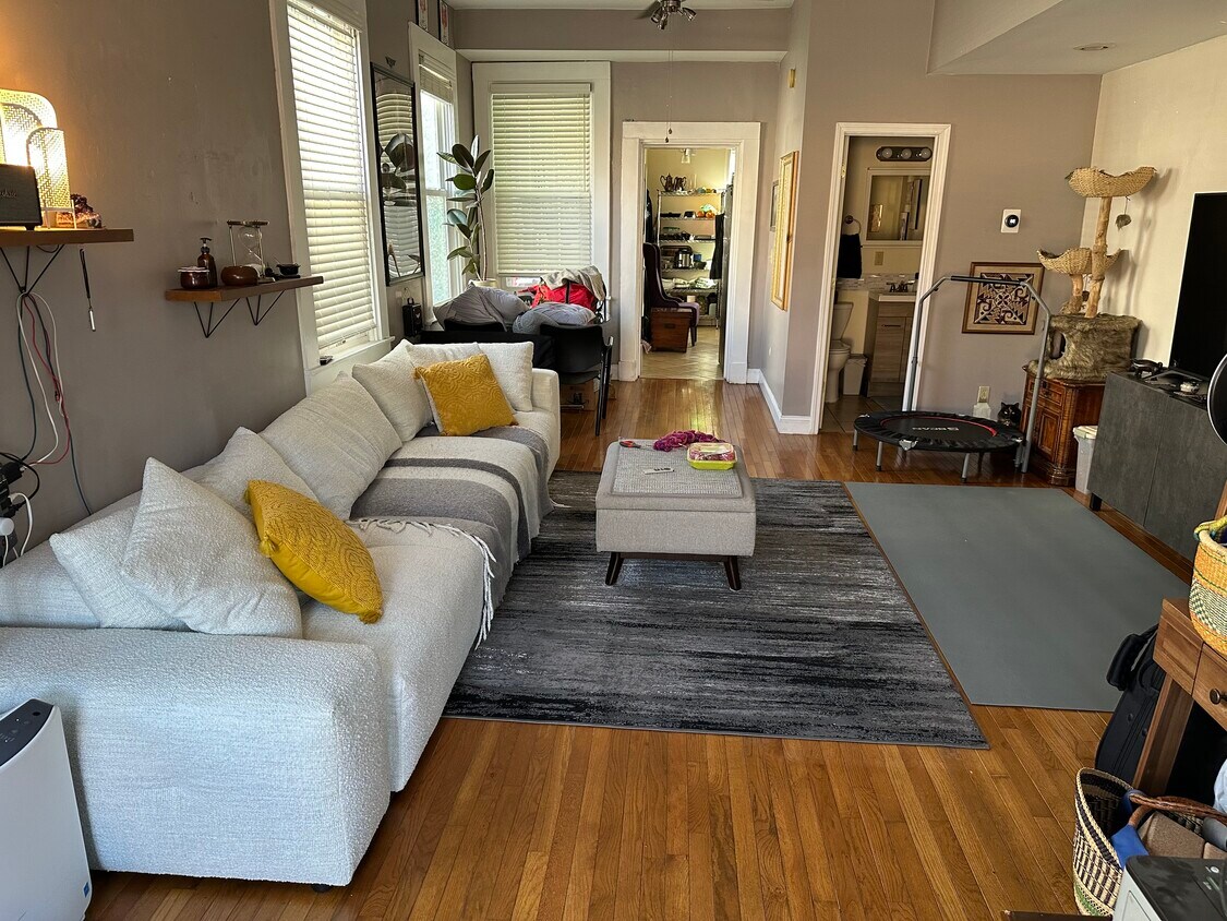 Foto principal - 2140 Loth St