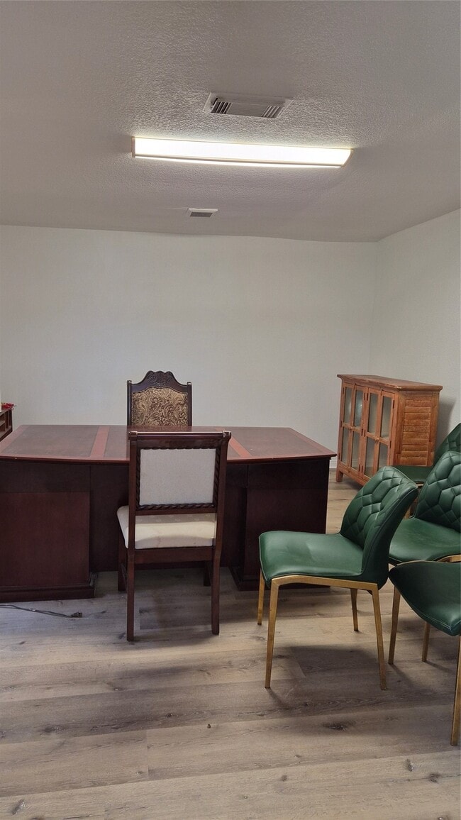 Foto del edificio - 8316 Beechnut St