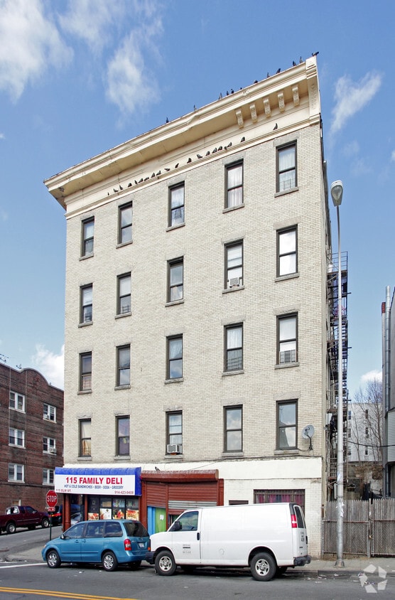Primary Photo - 115 Elm St