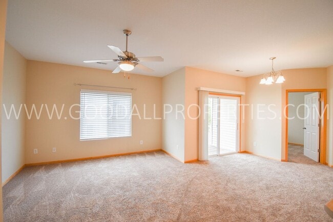 Building Photo - 2-Bedroom, 2-Bath Condo in Johnston with Detached 1-Car Garage