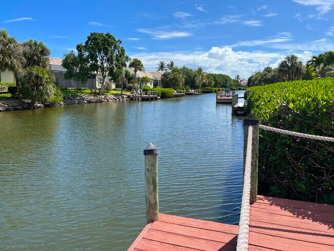 Foto del edificio - 5297 Solway Dr