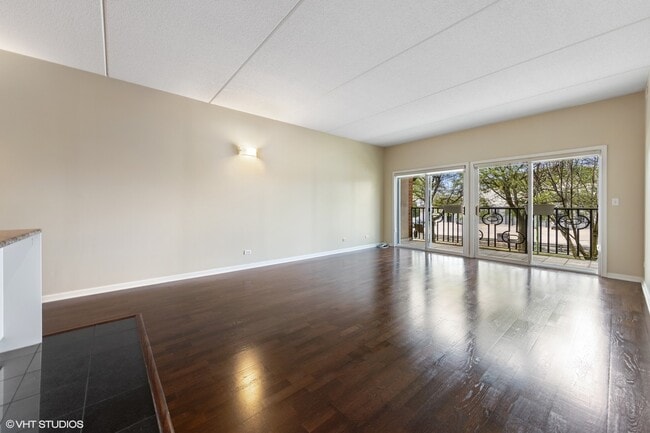 Building Photo - 4625 W Lawrence Ave