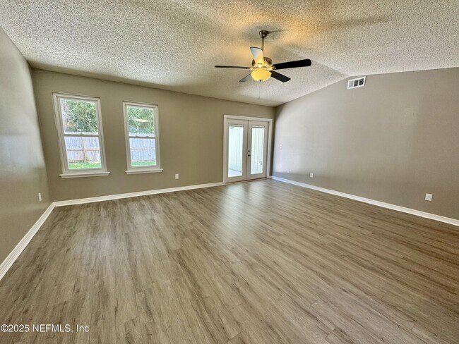 Foto del edificio - 3625 Lumberjack Way