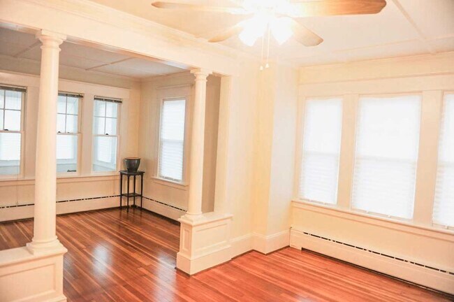 Building Photo - 103 Rombout Ave