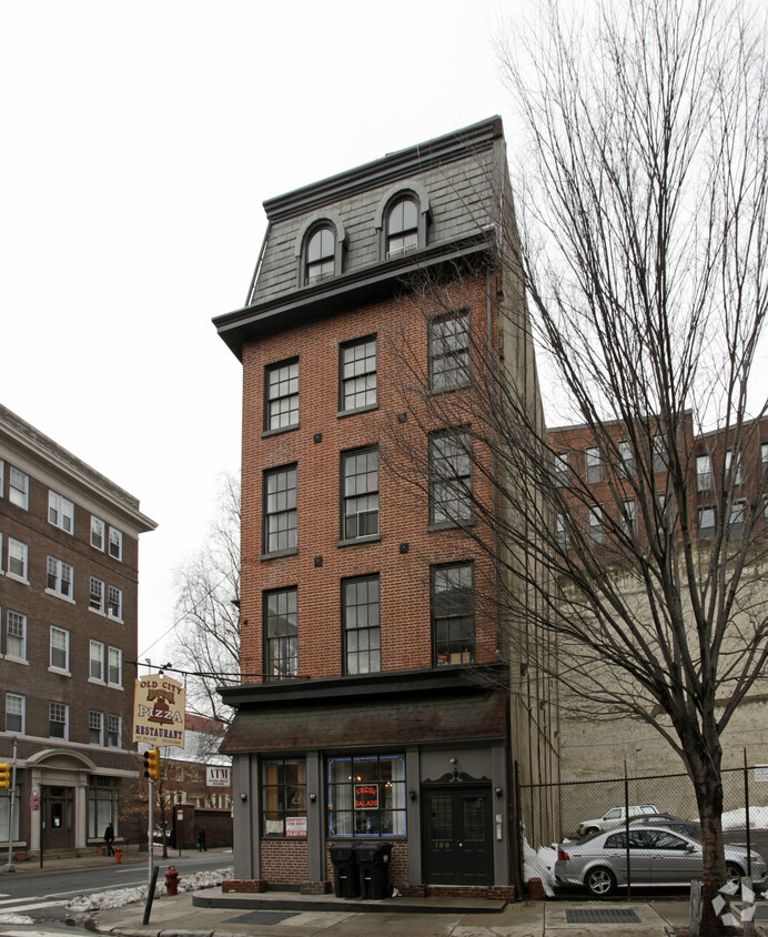 Foto del edificio - 100 N 3rd St