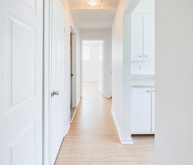 Photo du bâtiment - Freshwater Road Apartments