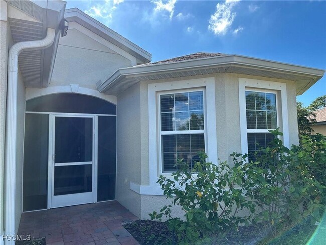Foto del edificio - 2104 Jacaranda Pkwy W