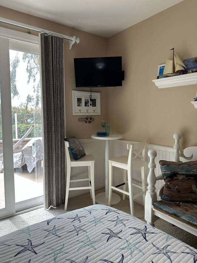 Foto del edificio - Roommate Wanted - First Floor Bedroom w/ P...
