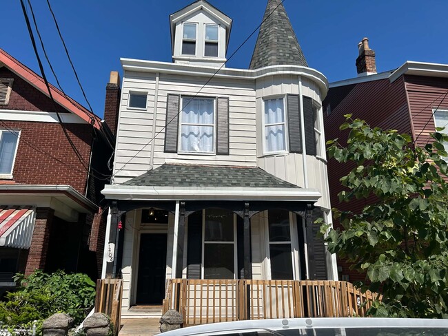 Building Photo - 1408 Russell St