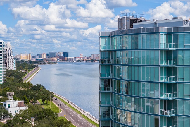 Building Photo - 2900 W Bay to Bay Blvd