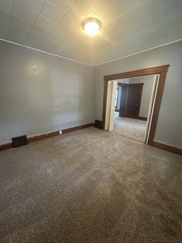 Building Photo - 4014 Woodbridge Ave