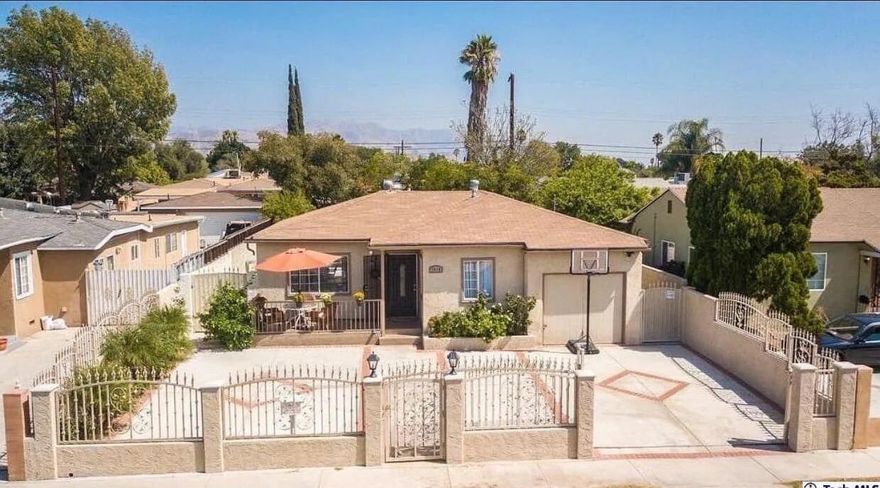 Primary Photo - 7914 Agnes Ave