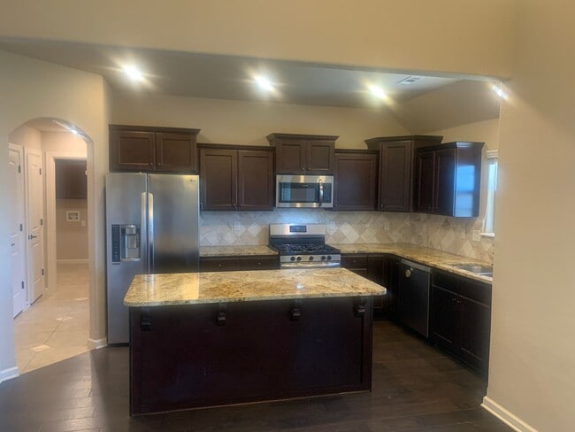 Building Photo - 1630 Abbey Ln