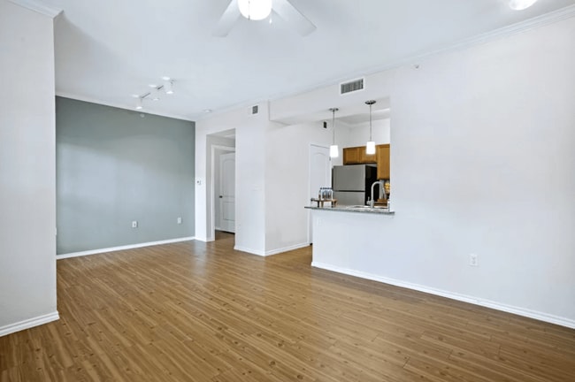 Building Photo - Ten 06 at Joshua Station Apartments