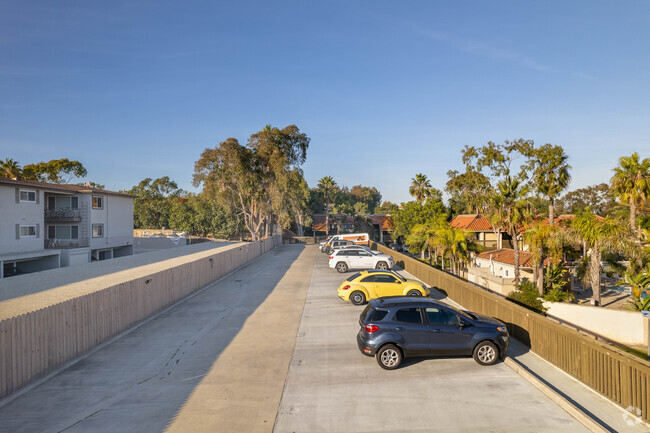 Building Photo - Las Brisas