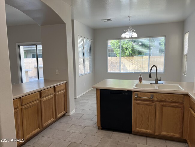 Foto del edificio - 4220 E Orchid Ln
