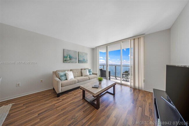 Foto del edificio - 1155 Brickell Bay Dr