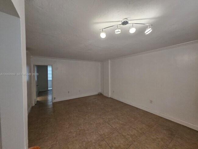 Foto del edificio - 1515 NE 125th Terrace