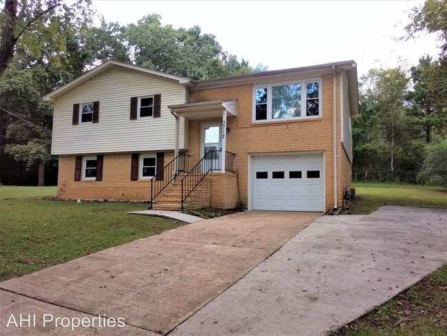 Building Photo - 5 br, 2 bath House - 3712 Fox Trail Circle