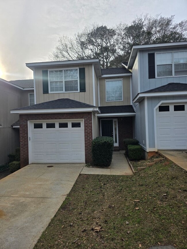 Building Photo - 203 Woodrun Dr