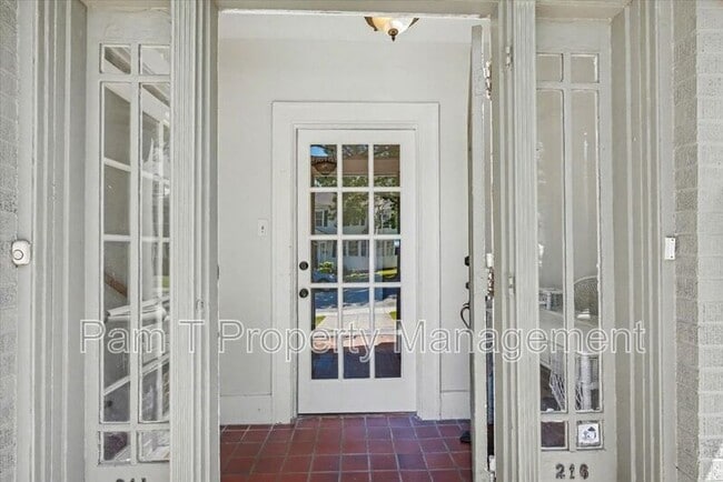 Foto del edificio - 216 E 48th St