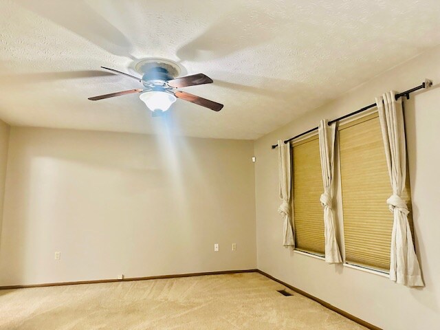 Foto del edificio - 224 Glenlake Dr