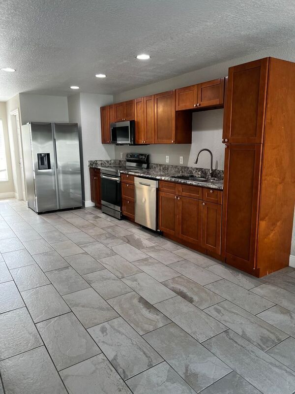 Building Photo - 5150 SE 103rd Ln