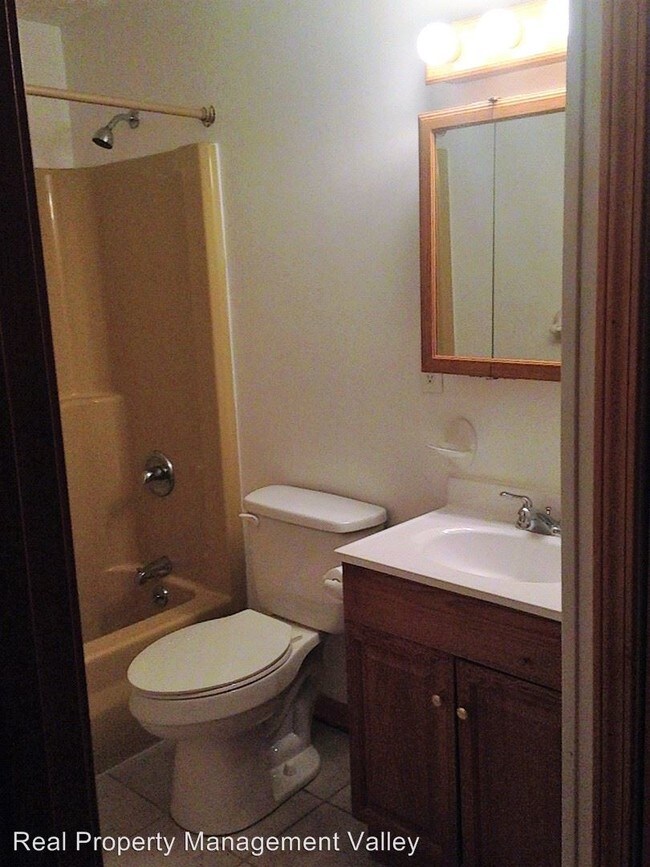 Building Photo - 3 br, 1 bath House - 111 Kingswood Estates