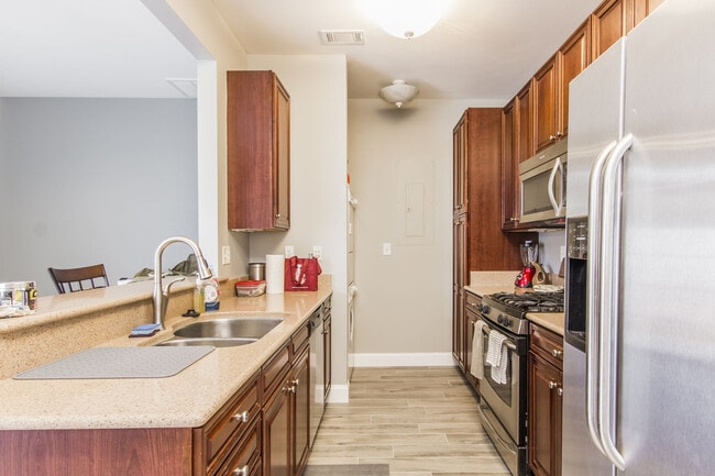 Building Photo - 1132 Grace Hill Dr