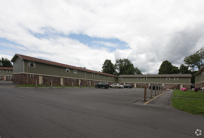 Building Photo - Colonial Manor Apartments